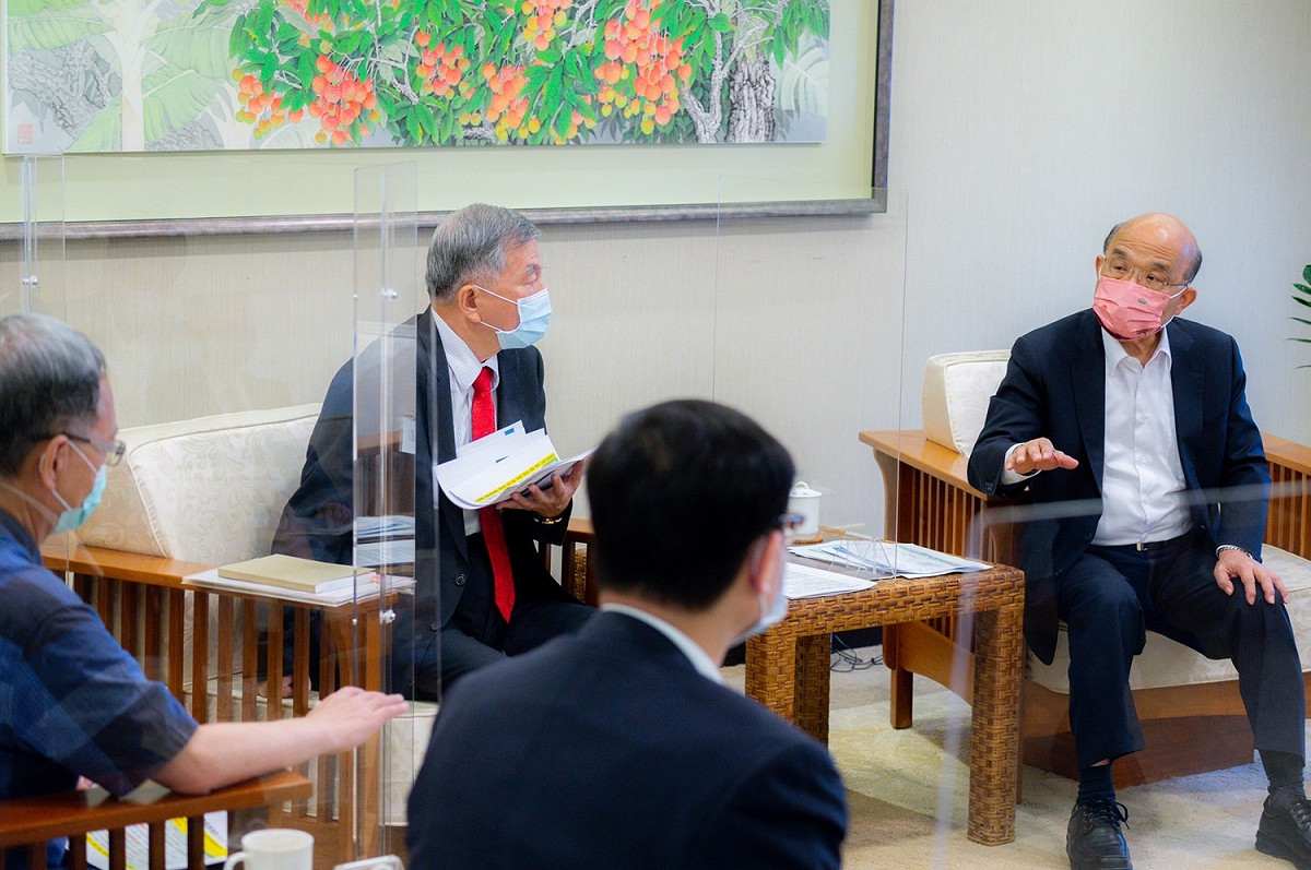 行政院長蘇貞昌27日上午主持防疫會議 圖：行政院提供