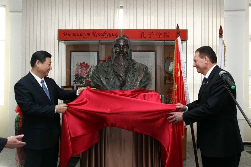 2010年習近平親自出席俄羅斯孔子學院開幕式。 圖：翻攝新華網