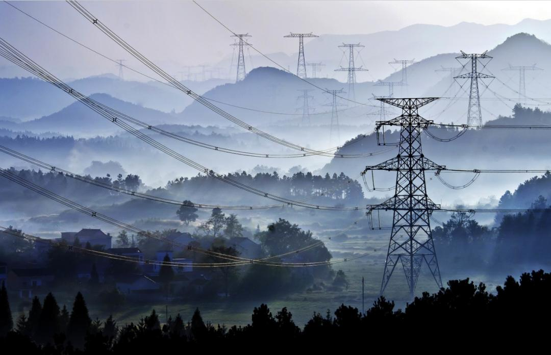 由於燃煤短缺，遭成中國多地突然大規模限電，目前中國整個電網有崩潰的危險。 圖 : 翻攝自www.gushiciku.cn（資料照片）