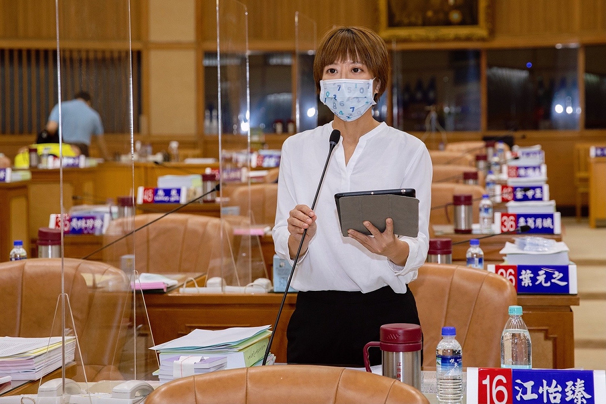 江怡臻表示，民進黨所謂的檢討報告根本沒有真正檢討，反而不斷的卸責。 圖：新北市議員江怡臻辦公室提供