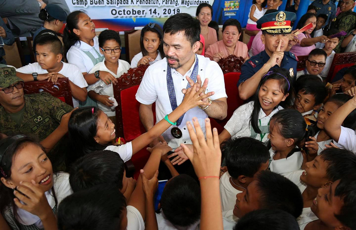 42歲菲律賓拳王，同時也是參議員的帕奎奧(Manny Pacquiao)今天(29)日在臉書上表示，他將從拳擊場上退役，投入2022菲律賓總統大選，也是他政治生涯中最大的挑戰。  圖：翻攝自帕奎奧臉書
