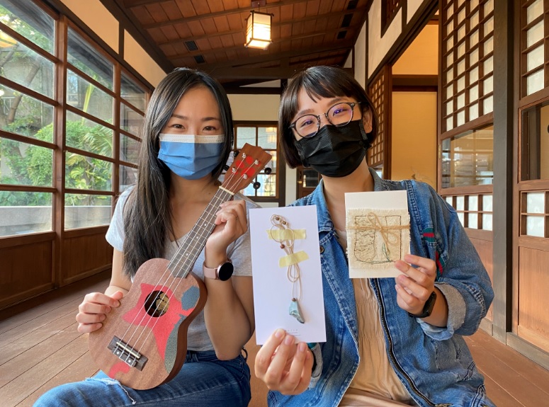 淡古駐村藝術家在防疫期間設計多款另類實體信，參加線上看展就有機會獲得這些特殊信件。 圖：淡水古蹟博物館提供