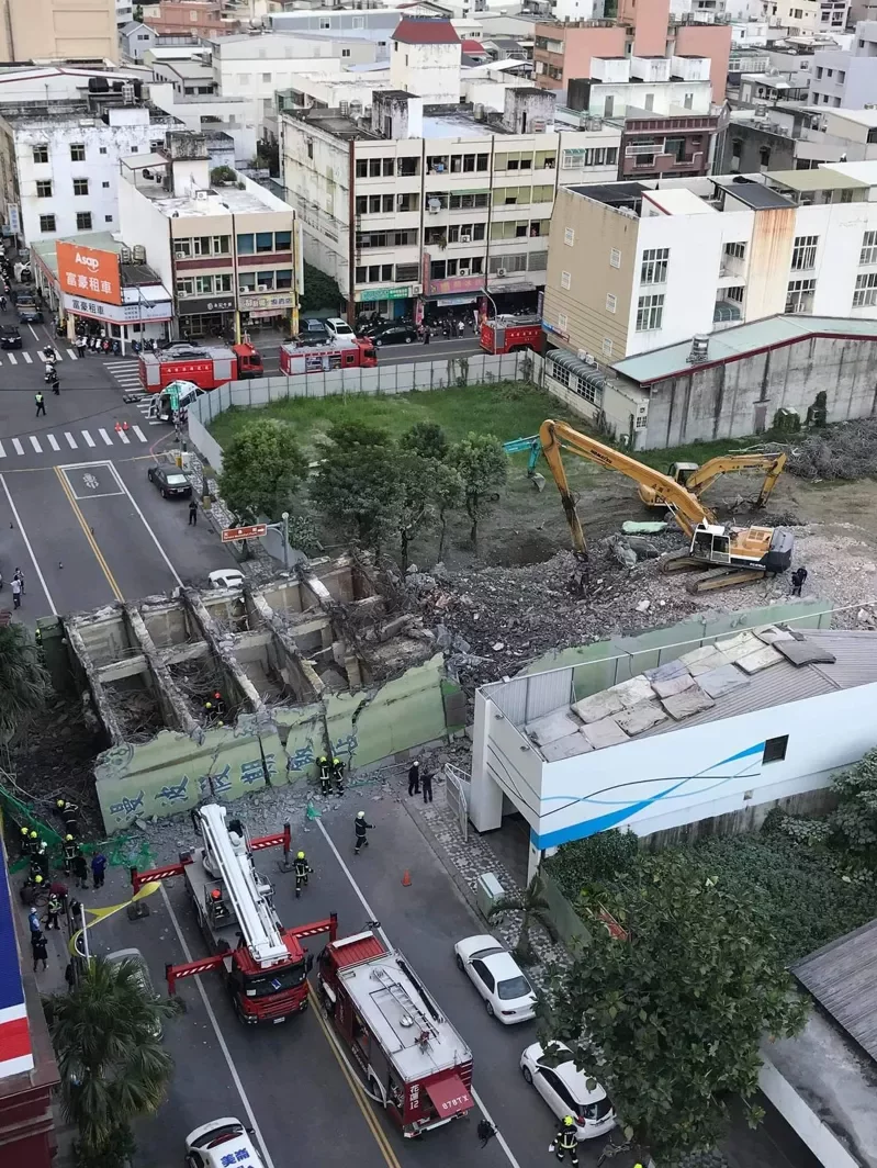 花蓮漫波假期飯店因拆除過程不慎發生倒塌意外。 圖 : 民眾 / 提供
