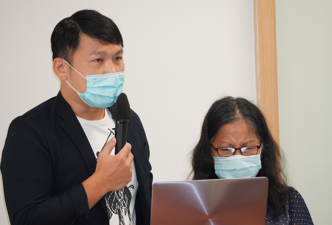 江炳興妹妹江月瑋致詞時泣不成聲，改由兒子帶發言。 圖 : 促轉會 / 提供