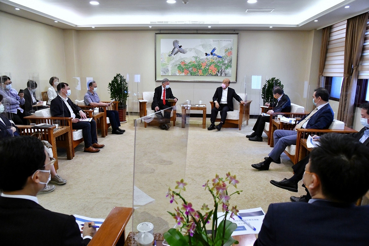 行政院長蘇貞昌今（4）日上午召開擴大防疫會議。 圖：行政院提供