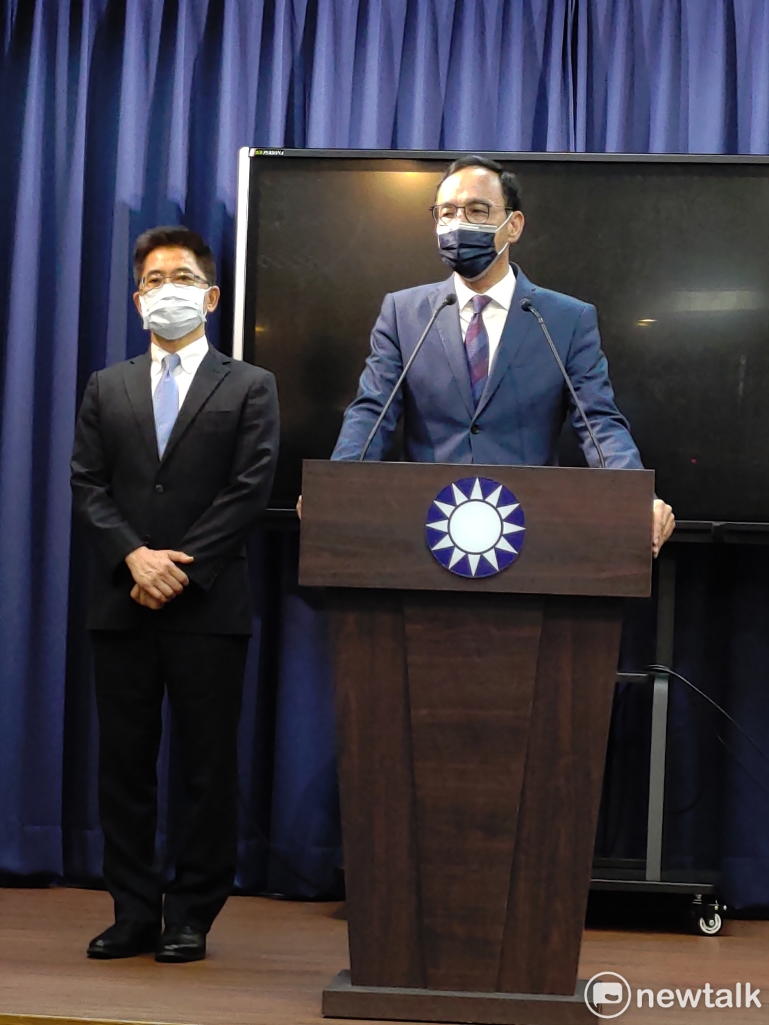 國民黨主席朱立倫、秘書長黃健庭。 圖：黃建豪/攝