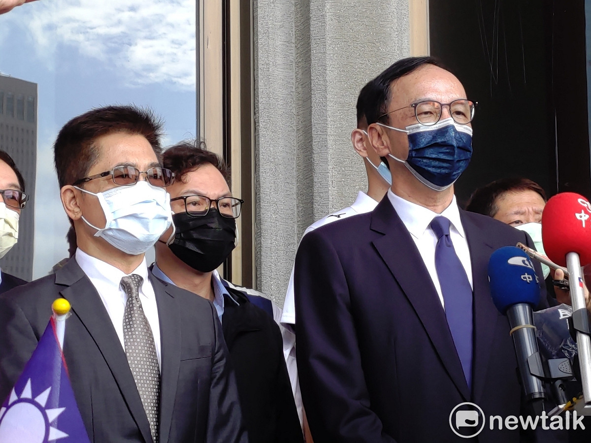 國民黨主席朱立倫找來黃健庭（圖左）擔任國民黨秘書長，引發黨內不滿。 圖：黃建豪/攝