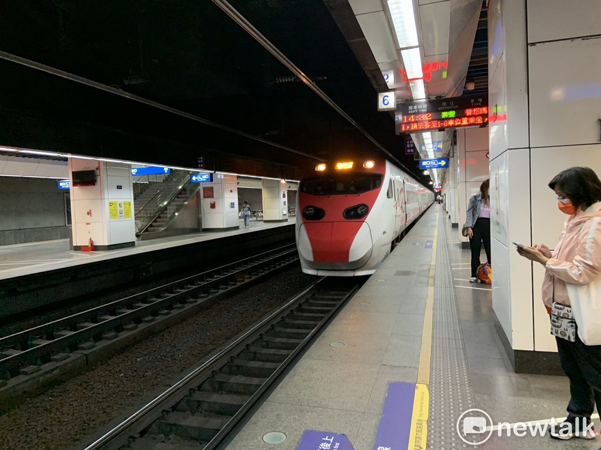 交通部台鐵局表示，為因應公投旅客疏運需求，將加開8班列車。 圖：張家寧／攝（資料照）