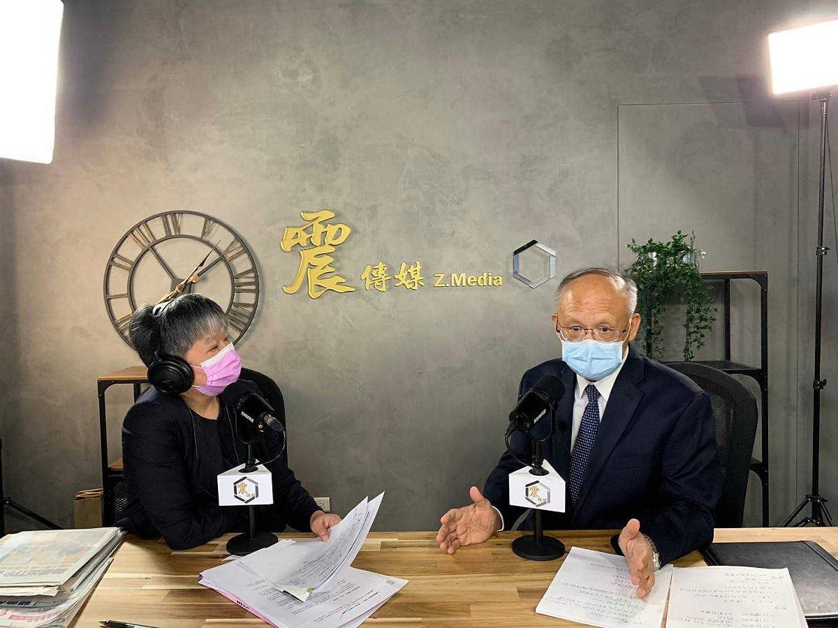行政院政務委員、行政院經貿談判辦公室總談判代表鄧振中今(6)天接受網路節目主持人黃光芹的專訪。 圖：震傳媒提供