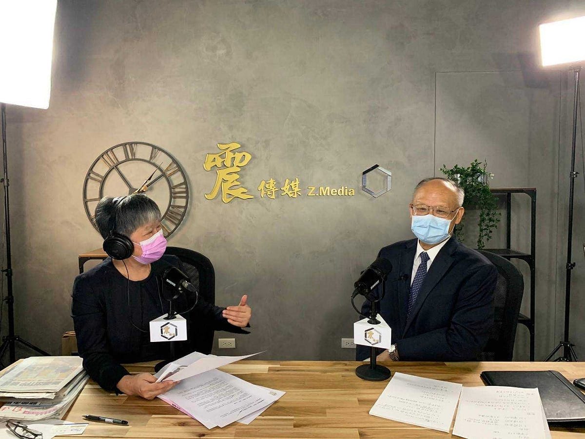 行政院政務委員、行政院經貿談判辦公室總談判代表鄧振中今(6)天接受網路節目主持人黃光芹專訪。 圖：震傳媒提供
