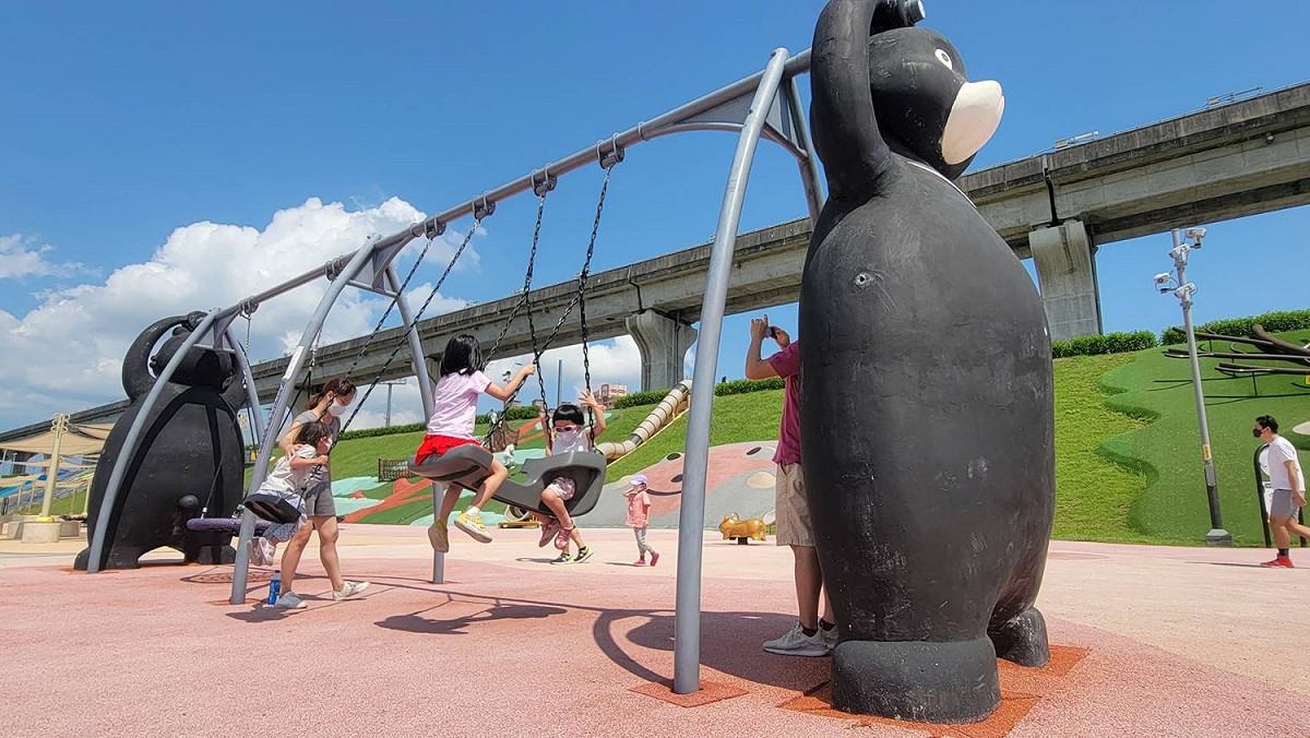 全台最夯「熊猴森樂園」開放後，民眾防疫作業配合度高。 圖：新北市水利局提供