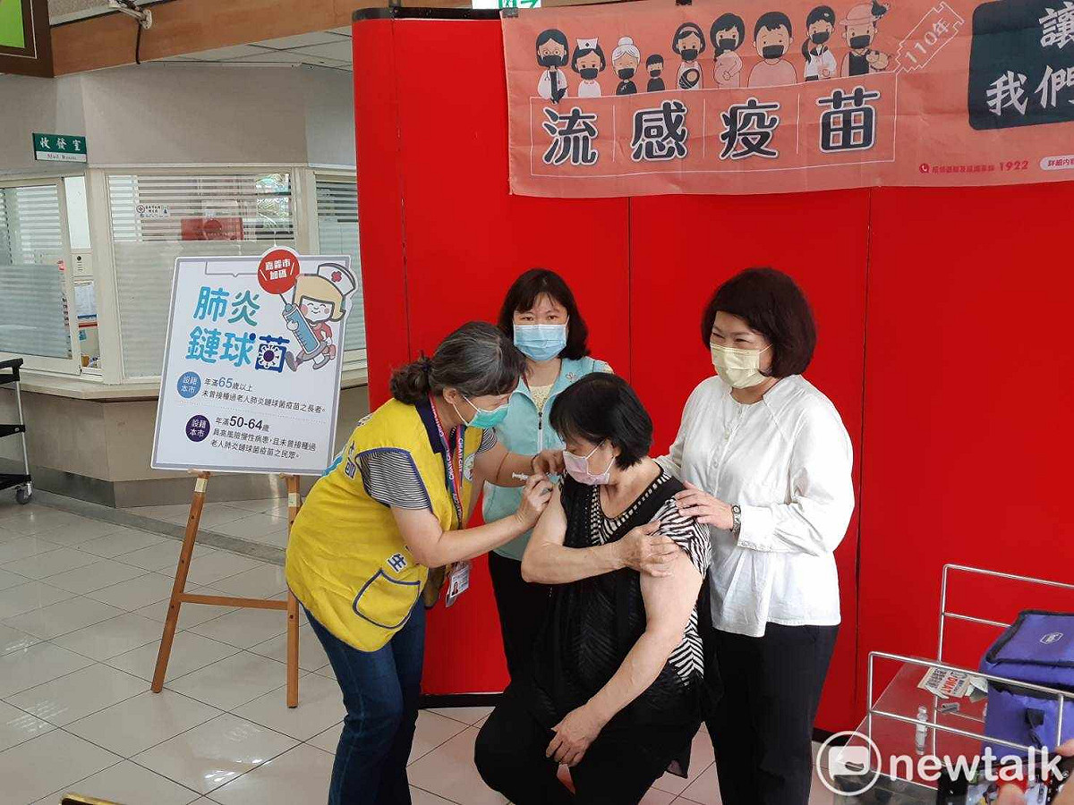 嘉義市公費流感疫苗已經開打。 圖：蔡坤龍/攝