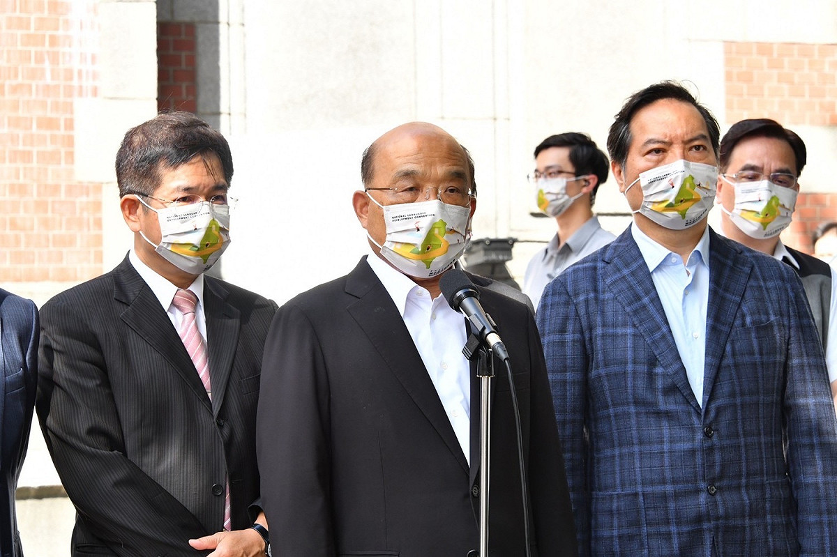 蘇貞昌表示，辛亥革命建的是中華民國，中華人民共和國、中國共產黨不能連這個都要掠中國國民黨及中華民國之美，歷史也不容扭曲。 圖：行政院／提供