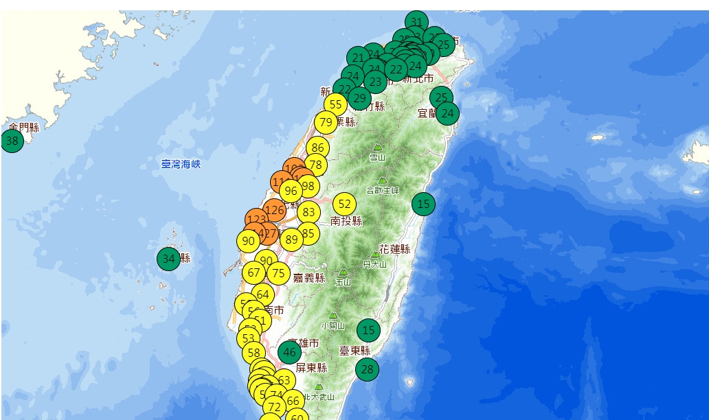 上午10時中部地區、崙背、麥寮地區空品氣質（AQI）為橘色提醒。 圖/環保署空品監測網
