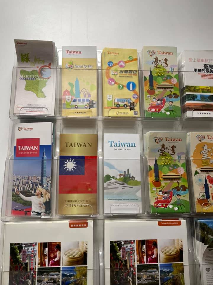 謝志偉說杜賽道夫宣揚台灣的地方所提供的資料，有的有國旗，有的沒有，但一律就是「TAIWAN」。