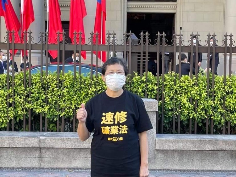 時代力量主席陳椒華表示，在野黨對執政黨提出內政議題的監督時，卻動輒被冠上中共同路人的抹紅封號，外來威脅不該成為內政馬虎的藉口。 圖：時代力量提供