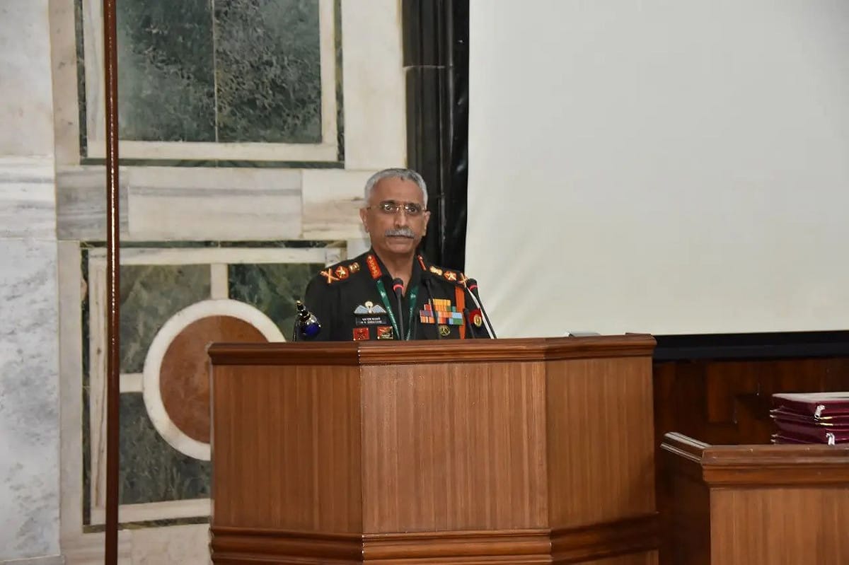 印度陸軍參謀長納拉萬將軍對中國軍隊在LAC的基礎設施建設表示擔憂，撂話「如果中國人留下來，我們也留下來」。 圖：翻攝自印度軍隊臉書