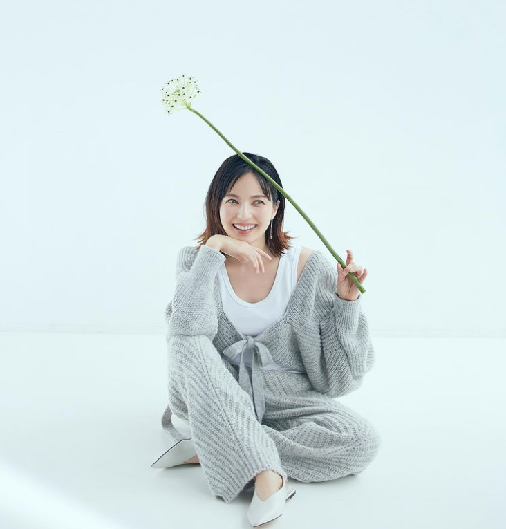 川谷繪音2016年曾出軌混血女星貝琪，貝琪當時因小三之名失去所有工作。 圖：翻攝自IG/becky_dayo