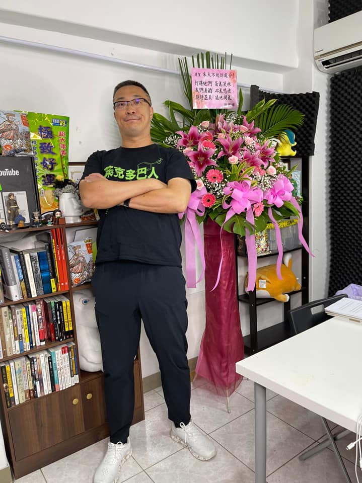 名嘴朱學恆痛批基進黨立委陳柏惟，「賭博就賭博，你為什麼要說謊？」 圖：擷取自朱學恒的阿宅萬事通事務所臉書