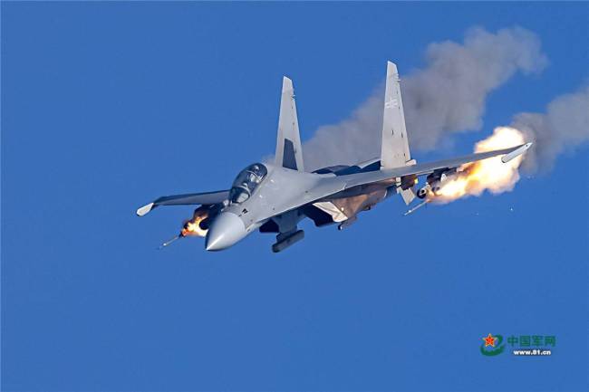 中國解放軍10月初5天150架軍機擾台破紀錄。圖為架次數量最多的「殲-16」戰機。 圖：翻攝中國軍網