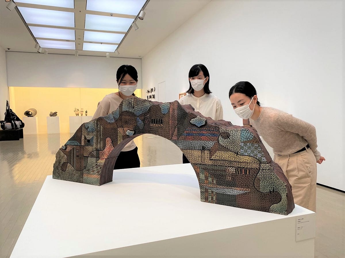 「臺灣當代陶瓷的力量」特展為日本觀眾展現臺灣陶藝風華，讓臺日雙方情誼，因藝術而美好。 圖：新北市立鶯歌陶瓷博物館提供