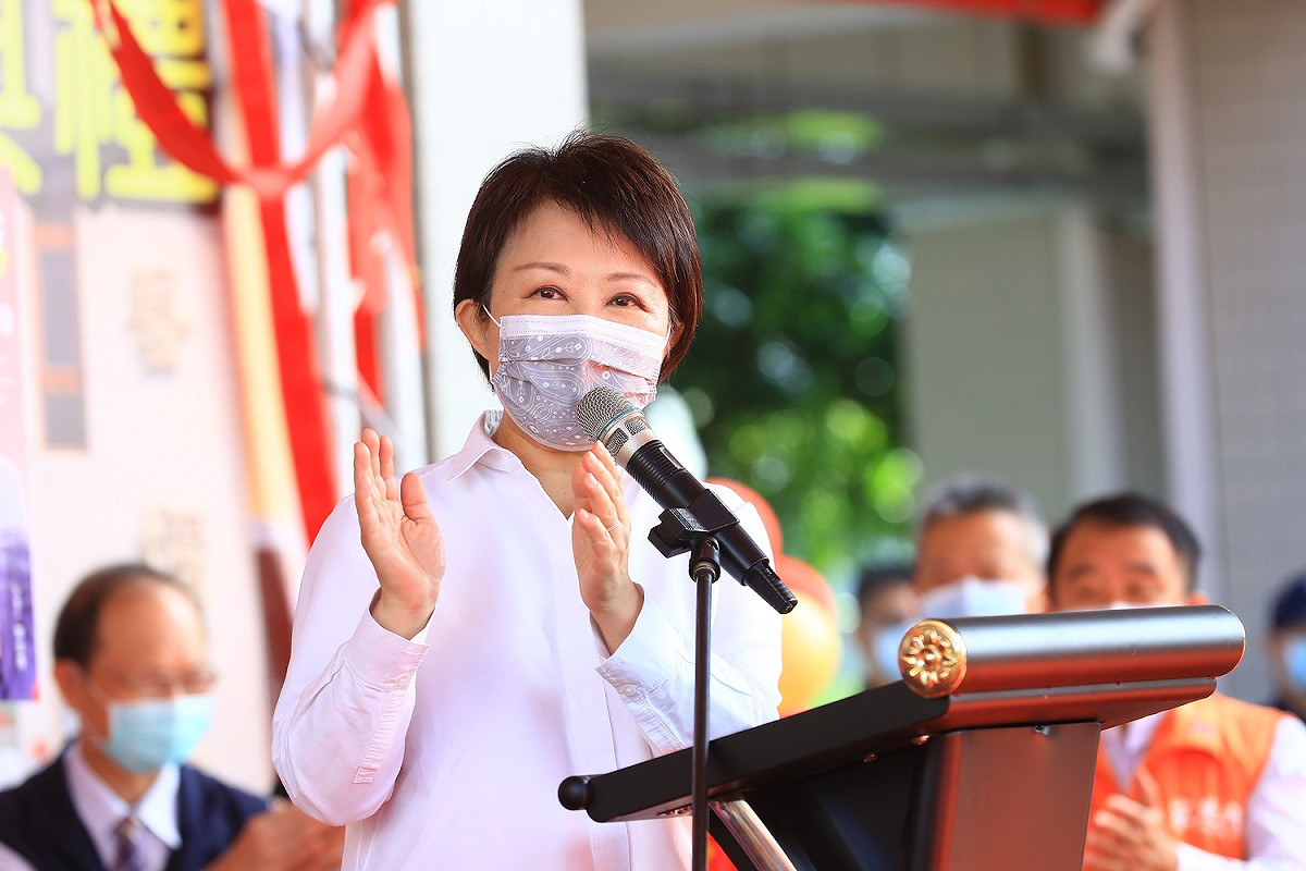 台中市長盧秀燕宣布捐出一個月薪資協助災民，竭盡所能提供協助，盼受傷的民眾早日康復。 圖；台中市政府/提供