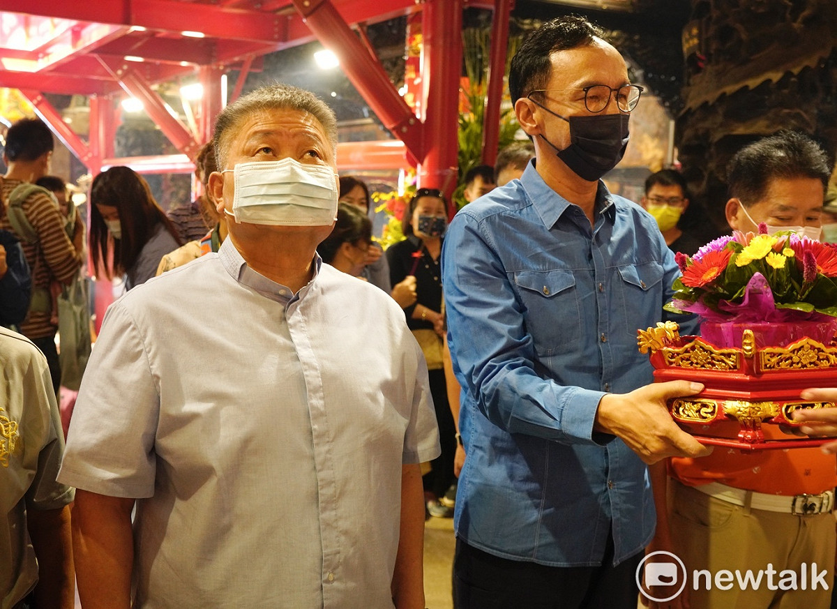 國民黨主席朱立倫（右）。 圖：張良一/攝