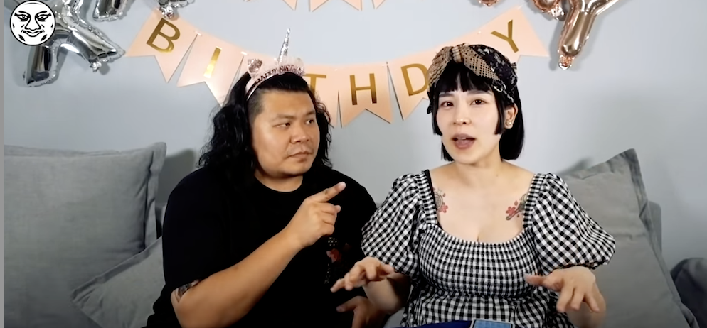 YouTuber「鐵牛」與老婆「婷婷」近日公布孩子性別。 圖：翻攝YT/鐵牛