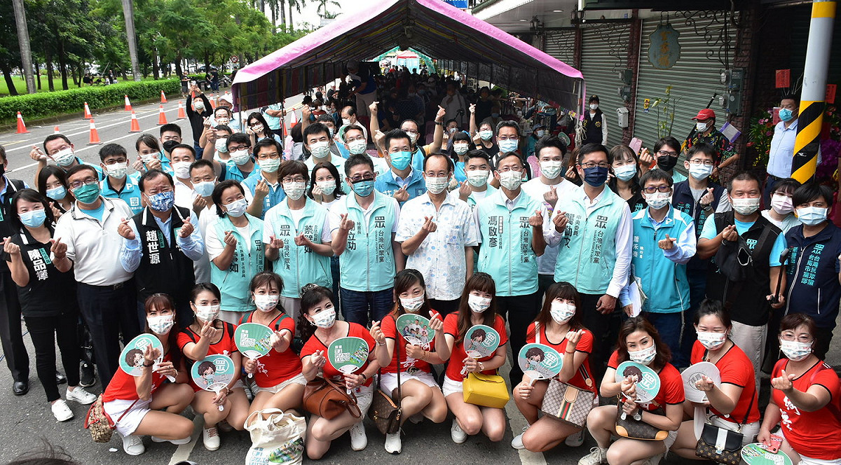 臺灣民眾黨成立屏東縣黨部，各地重要幹部齊聚。 圖：孫家銘攝