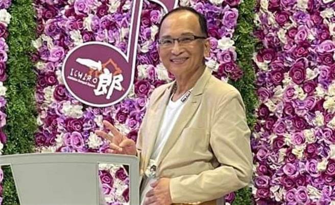 孔鏘老師過去是不少綜藝節目的「御用伴奏」。 圖：翻攝自臉書