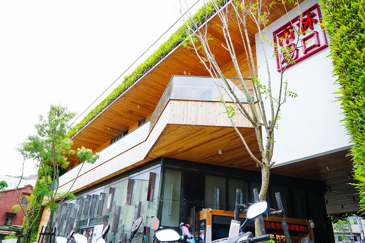 位於林口舊街上擁有「林口最美市場」的林口公有市場。 圖：林口區公所提供