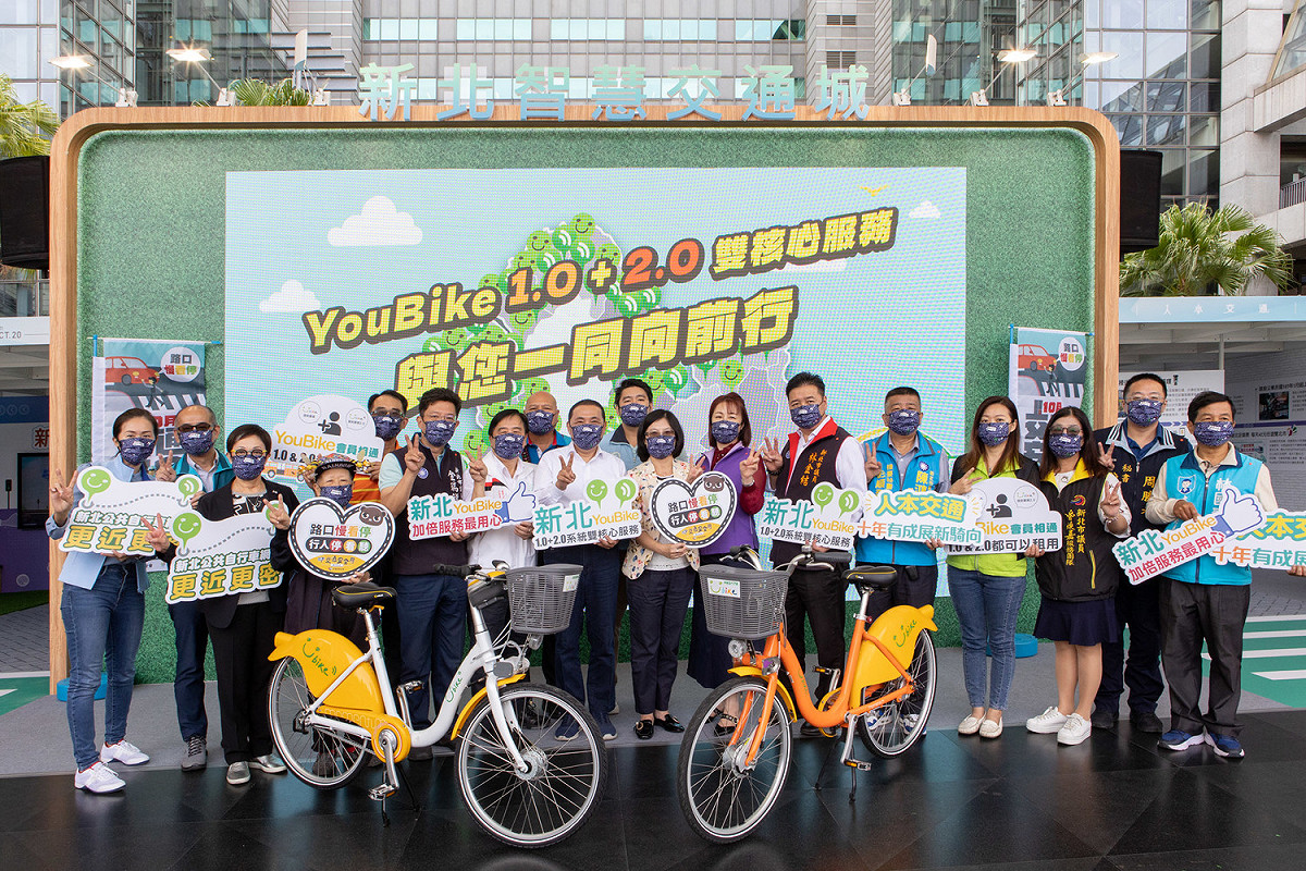 新北市交通局今（20日）起於市民廣場舞台區舉辦「人本交通、十年有成」成果展，向市民報告交通建設施政成績單。 圖：新北市交通局提供
