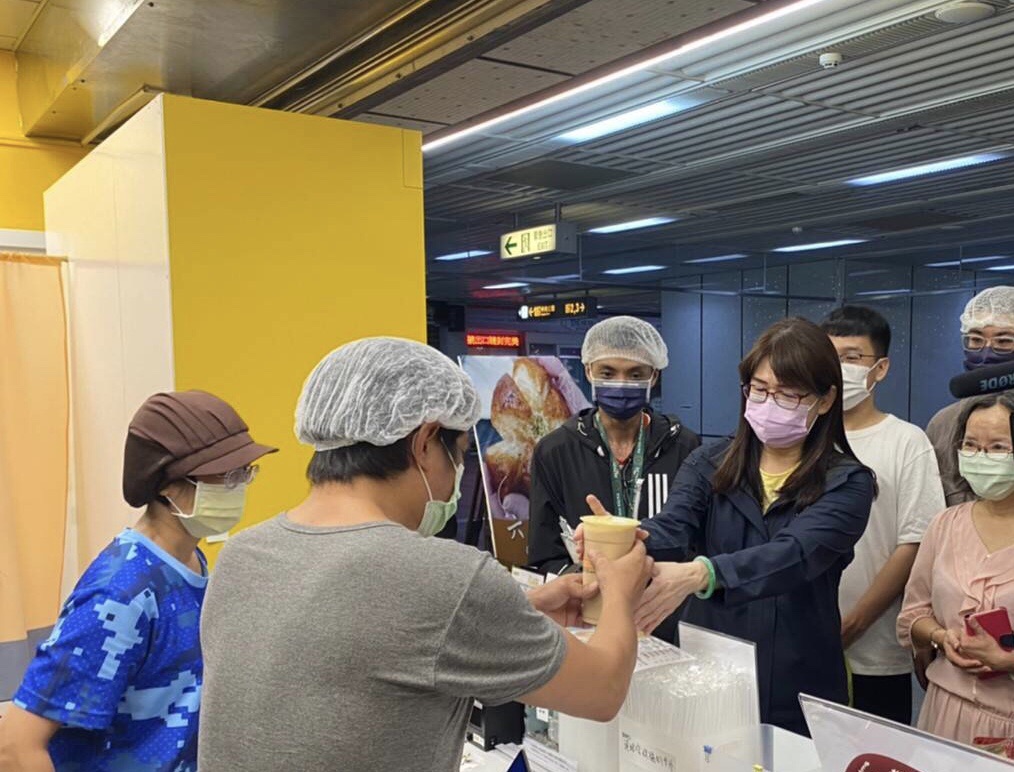 毒防局此次與高市方舟就業服務協會共同辦理「職場贏家技能體驗活動」。 圖 : 翻攝高雄市政府毒品防制局