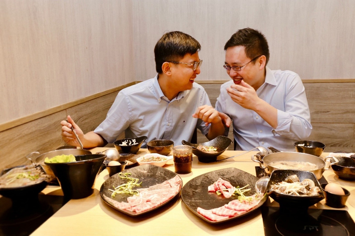 卓冠廷指出，受疫情影響火鍋店業績僅剩 3 成，但如今疫情逐漸解封，他呼籲民眾放心多去消費。 圖：卓冠廷辦公室提供