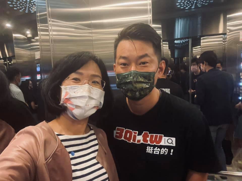民進黨立委蘇巧慧發文力挺台灣基進立委陳柏惟，希望下週能繼續一起完成很多很多的理想和計劃。 圖：擷取自蘇巧慧臉書
