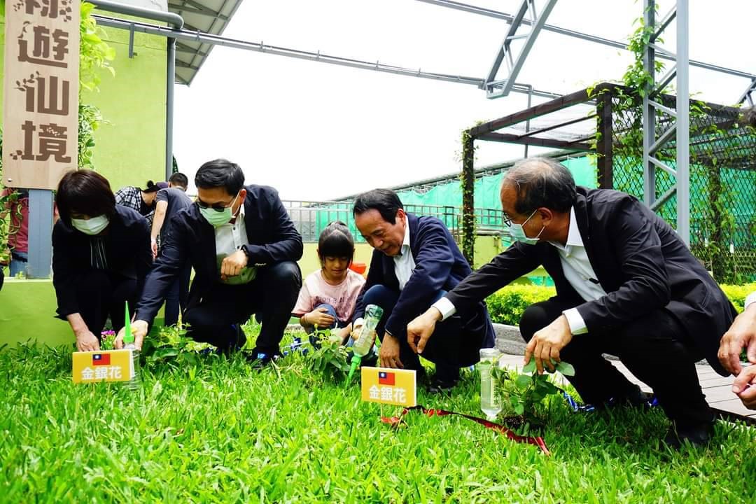 獲獎的中正國小綠遊仙境（綠屋頂計畫）。 圖：高市工務局提供