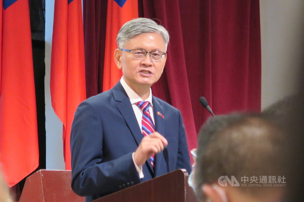 駐紐約辦事處長李光章21日說，聯合國大會第2758號決議歷經半世紀國際局勢變遷，已不合時宜。圖為李光章10日在紐約中華公所雙十茶會上發言。 圖/中央社提供