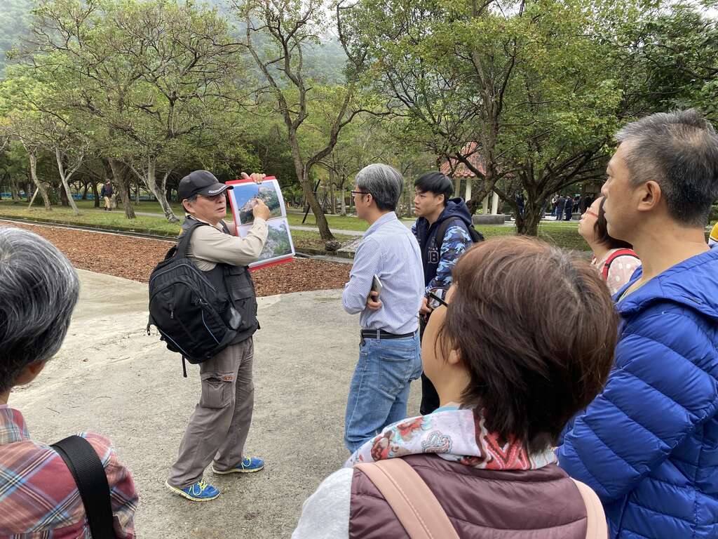 透過水保志工寓教於樂的解說更能了解水土保持相關知識。 圖：台北大地處／提供