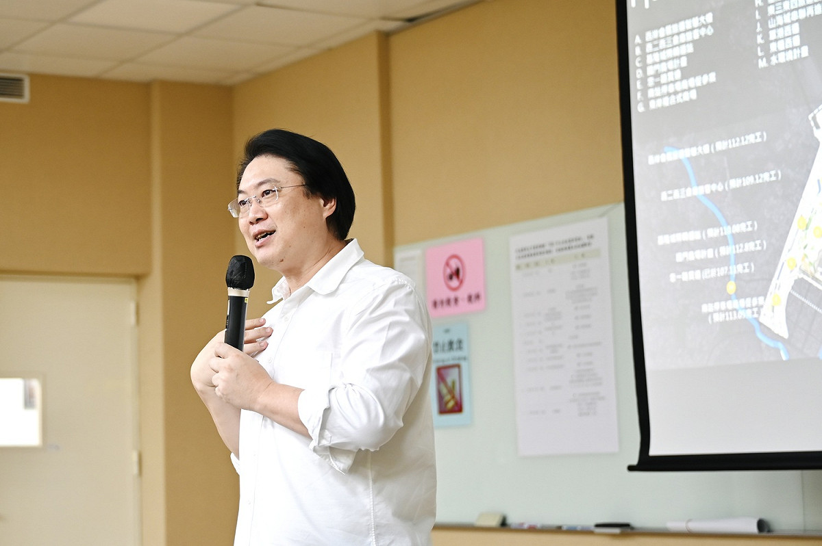 基隆市長林右昌希望將基隆成功的經驗，向外擴散到鄰近區域，期待推動行政區劃改革。 圖：民進黨新北市黨部提供