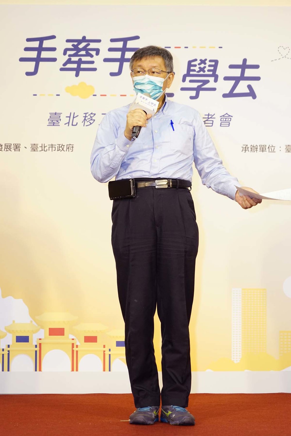 柯文哲說，黨內臨時找一找也沒什麼適合人選，也提到「登高必自卑、行遠必自邇」，不要想一步登天，應該從明年議員選舉開始準備。 圖：台北市政府