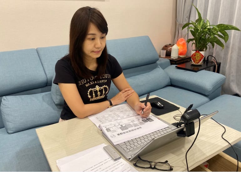 學員洪雅玲參與結業式。 圖：新北市教育局提供