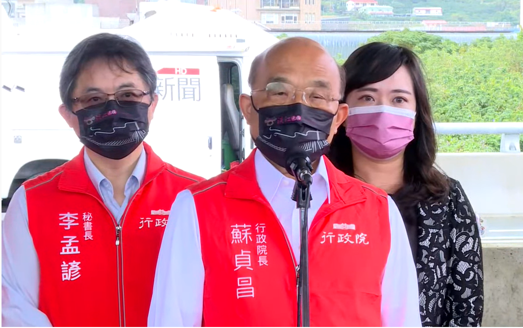 行政院長蘇貞昌今（25）天上午出席「淡江大橋及其連絡道路2K+606~5K+000段新建工程主線」通車典禮前受訪。 圖：擷自直播畫面
