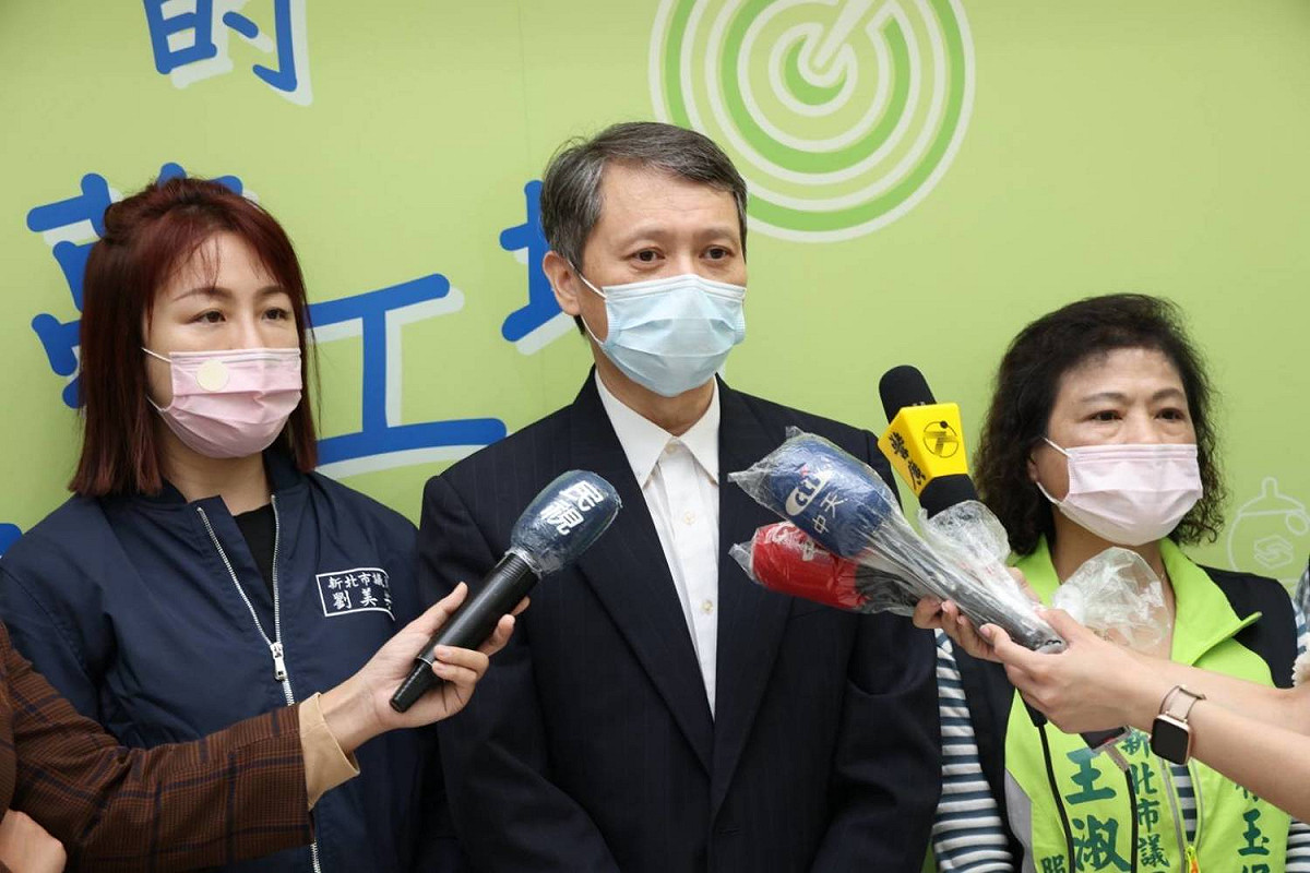 勞工局長陳瑞嘉表示，「退休不是職場的終點，而是人生的新起點」，許多高齡者希望活用自身專業和經驗重返職場 圖：新北市就服處提供