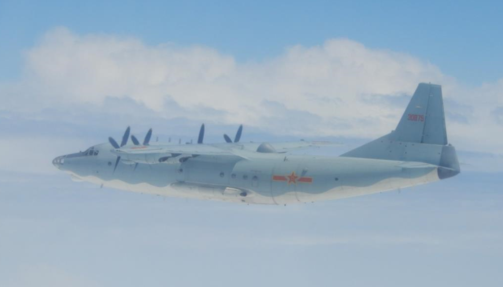 解放軍運-8指通機擾台西南空域。圖為同型機。 圖：國防部提供