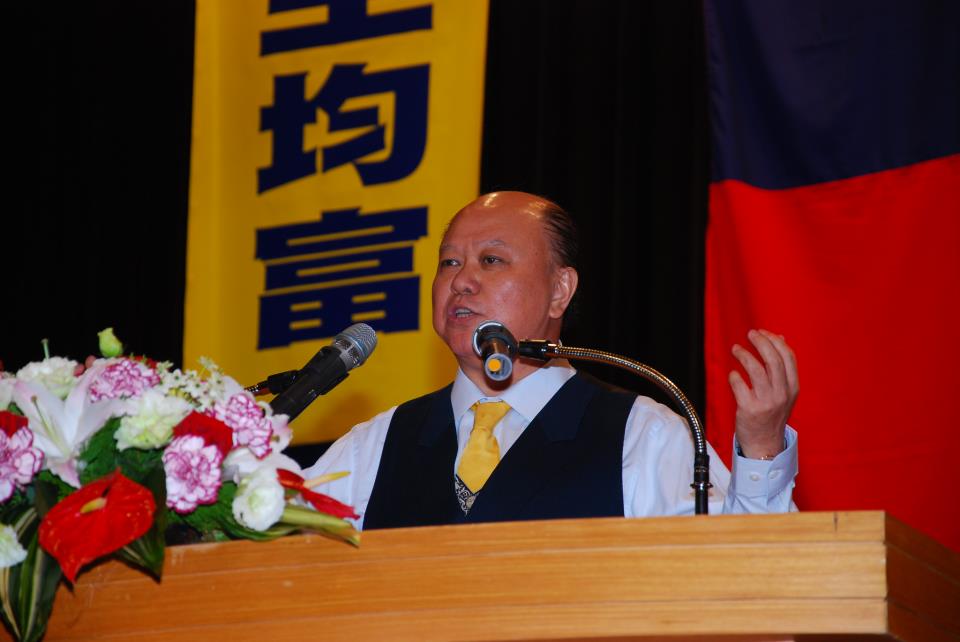 前立法委員李勝峯否認陳儀深是「反台獨三劍客」。 圖：擷取自李勝峰臉書