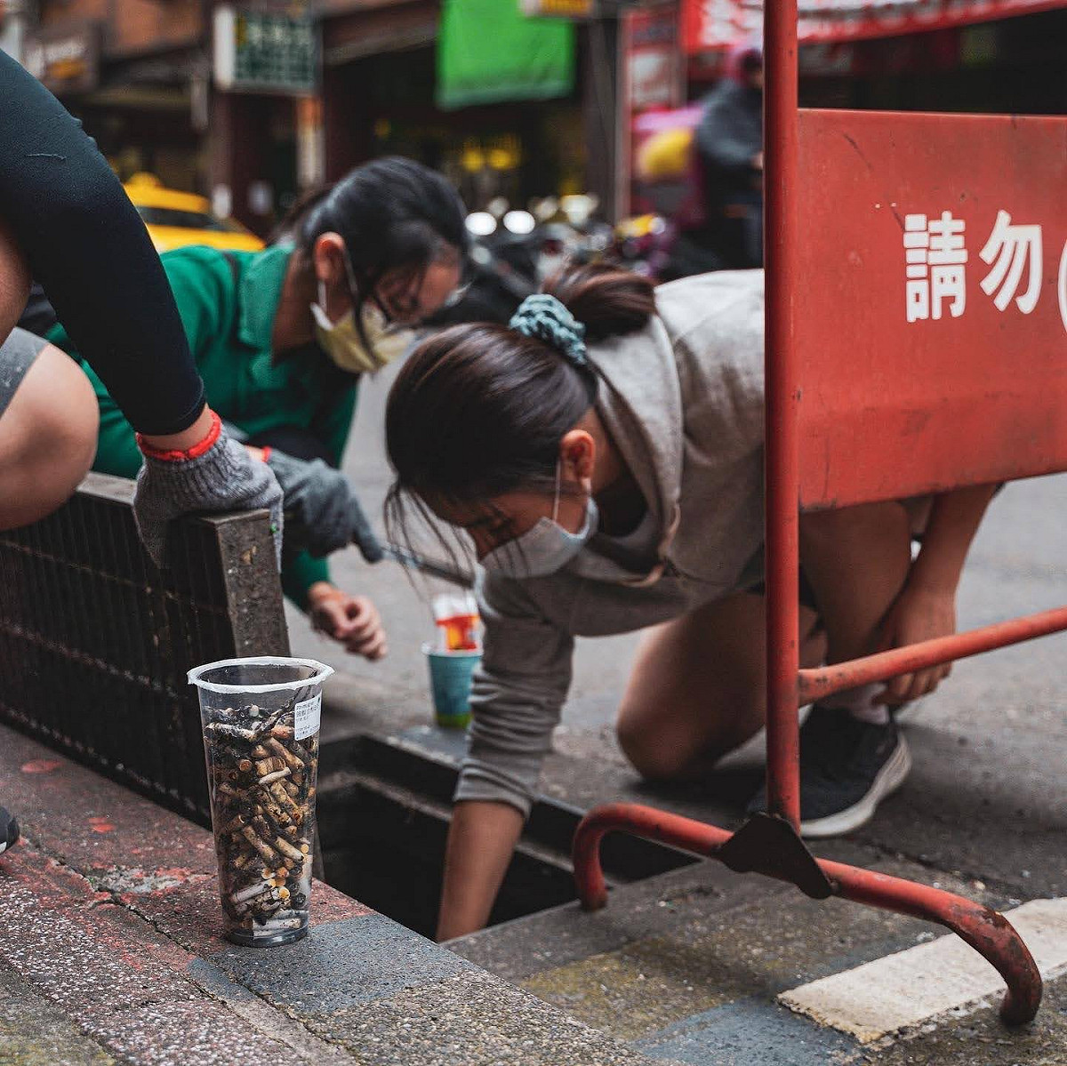 菸蒂不落地 新北環保局攜手北一女辦淨街快閃