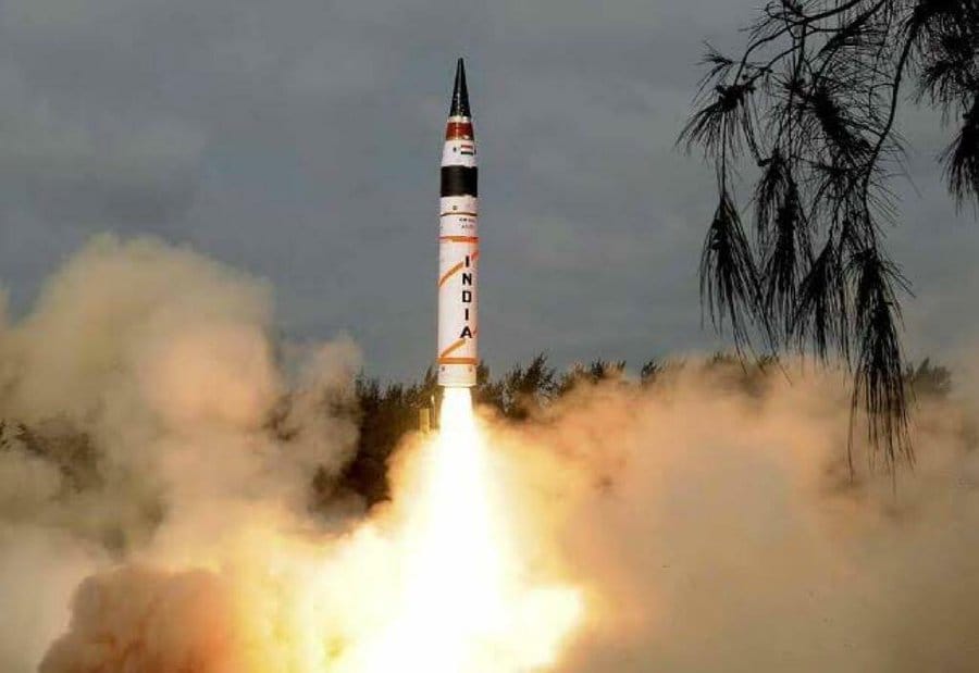 印度昨(27日)晚間再度成功試射「烈火-5」（Agni-5）洲際彈道飛彈。 圖 : 翻攝 Arjun Munda推特