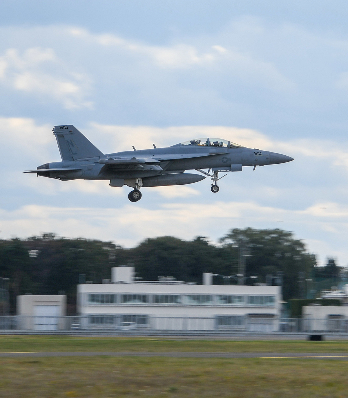 美軍太平洋艦隊司令部公布「EA-18G咆哮者」電戰機前進部署日本三澤基地。 圖：翻攝 U.S. Pacific Fleet推特