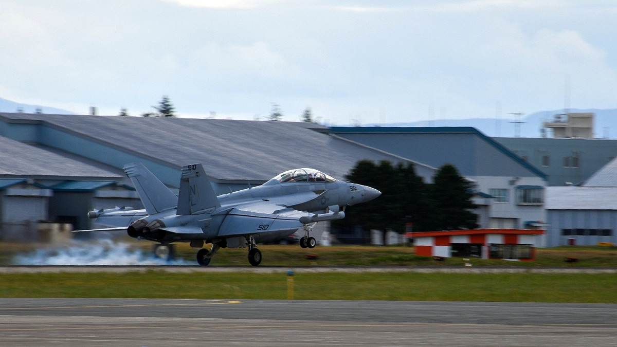 美軍太平洋艦隊司令部公布「EA-18G咆哮者」電戰機前進部署日本三澤基地。 圖：翻攝 U.S. Pacific Fleet推特