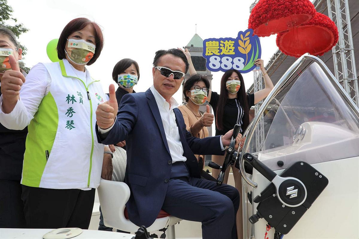 嘉義縣振興方案，加碼抽百萬酷炫敞篷遊艇。 圖：嘉義縣政府/提供
